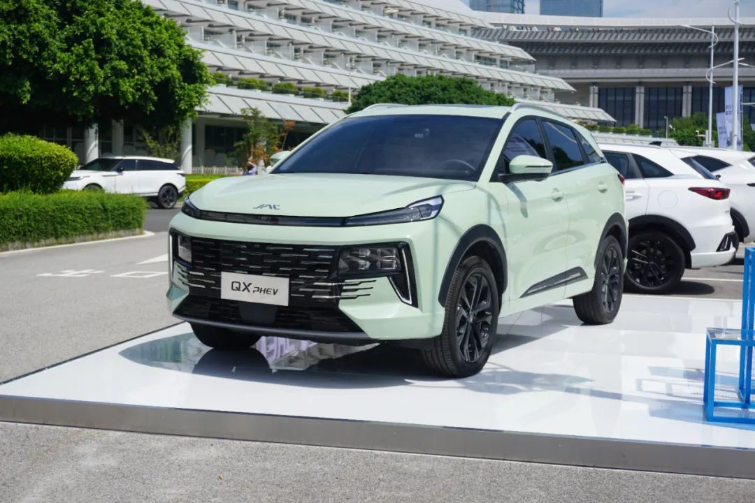 新车丨江淮汽车竞逐智能新能源，江淮QX PHEV“打头阵”