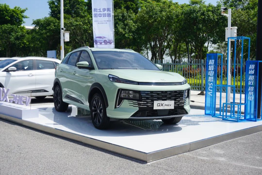 新车丨江淮汽车竞逐智能新能源，江淮QX PHEV“打头阵”