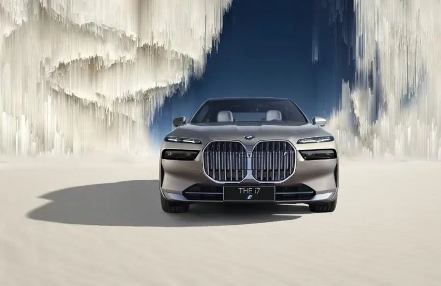 以不妥协之态持续创新，创新纯电动BMW i7用大胆回应大势