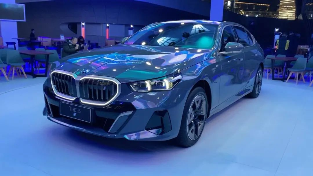 上市丨最不像5系的全新BMW 5系，成就豪华智能新标杆