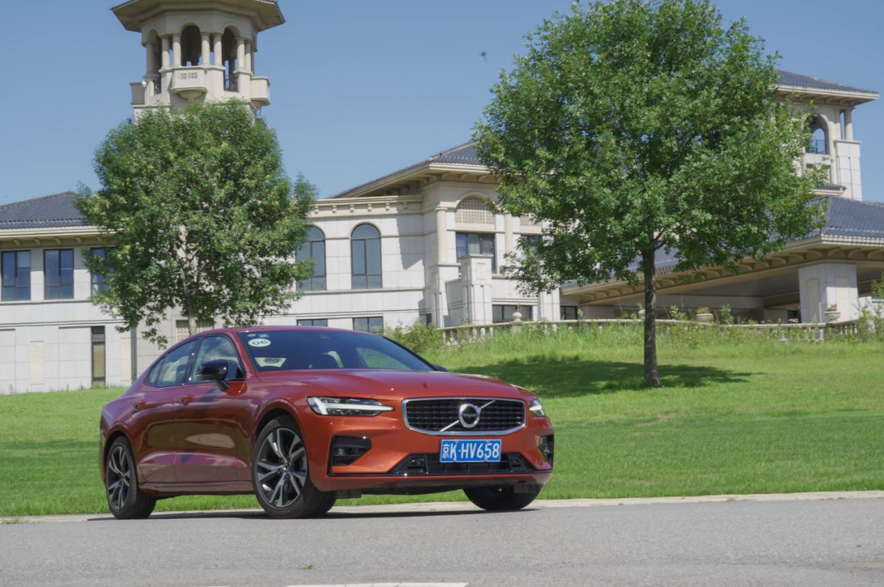 安全与操控并存试驾沃尔沃s60t5智雅运动版汽势评测