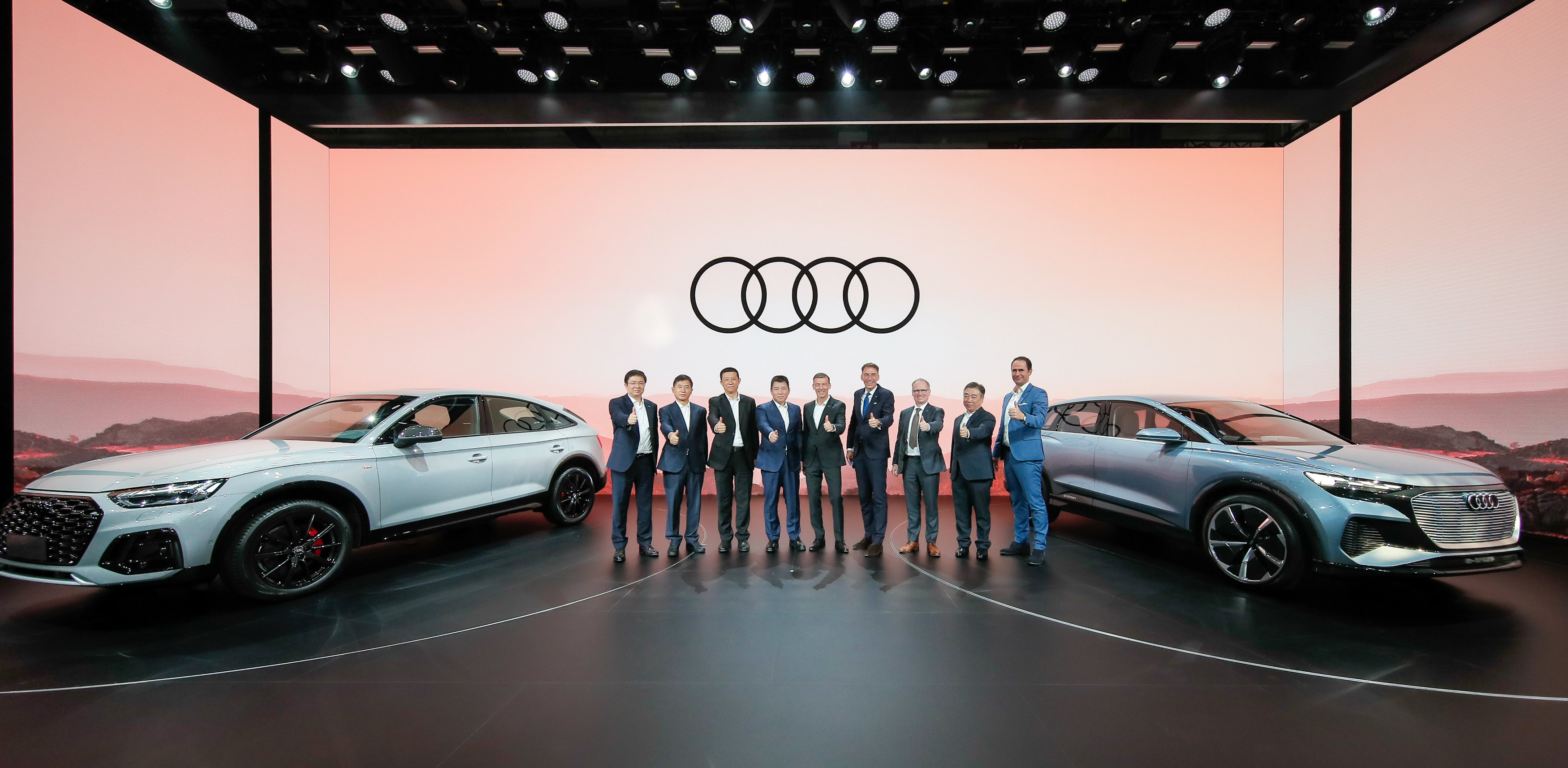 奥迪展台阵容强规格高中外股东释放打造黄金十年新信号汽势观察