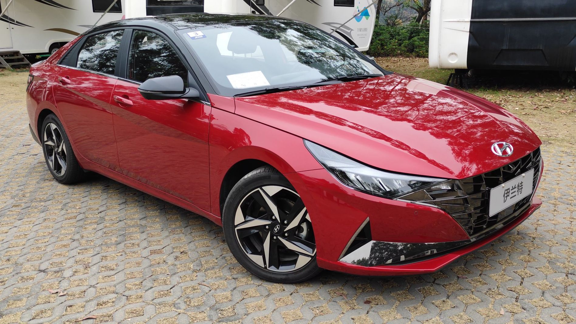 试驾2021款伊兰特百公里油耗53l智能配置齐全顶配不足15万火星频道