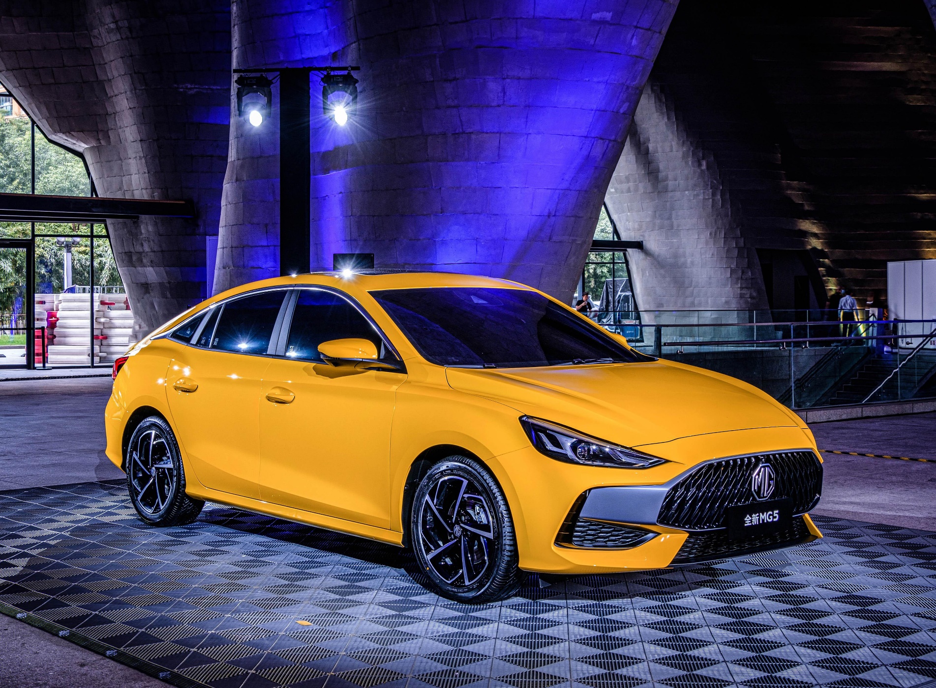 不到9万的1.5t名爵5青奢豪享版,真值得买吗?