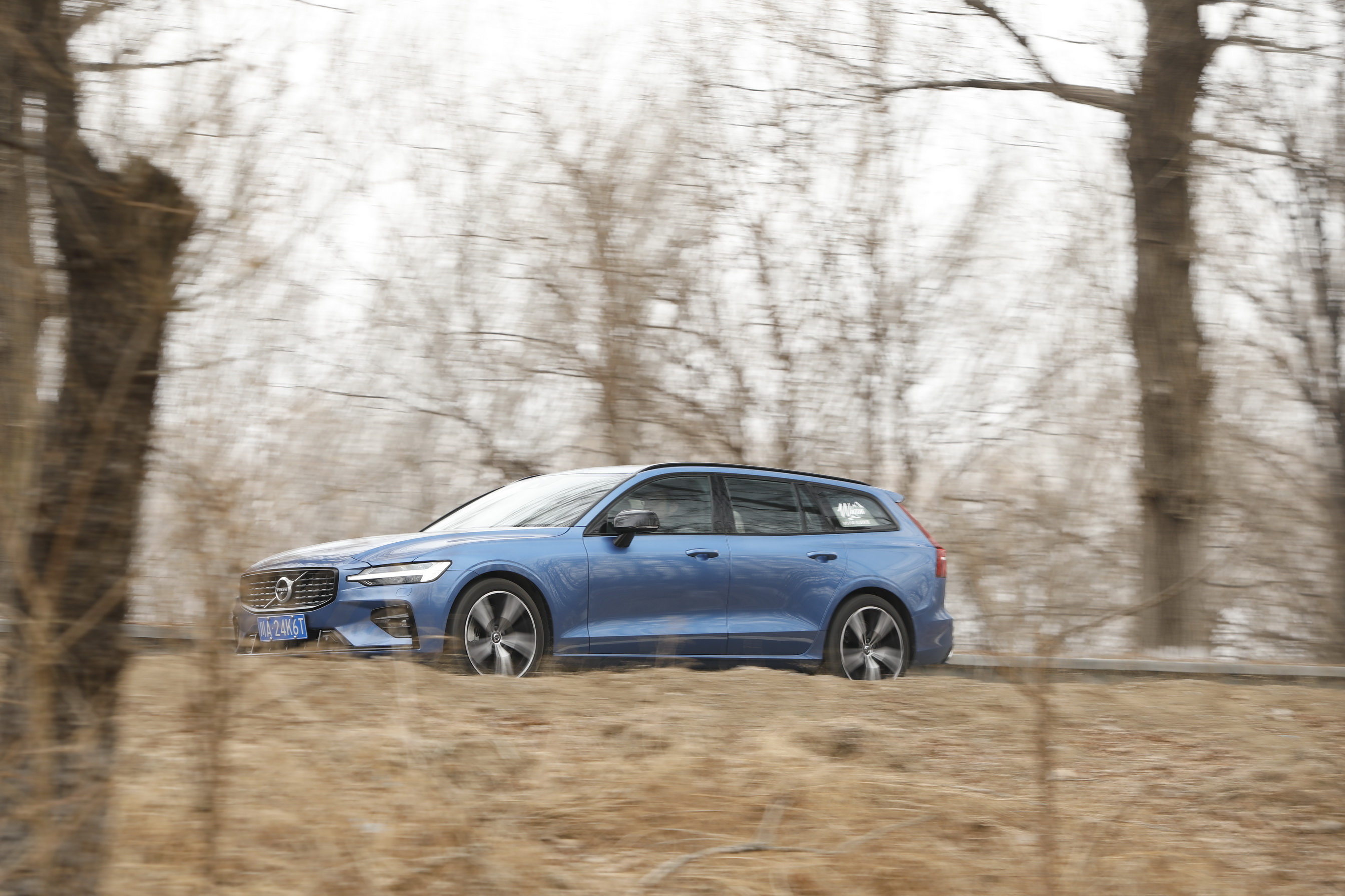 承载诗和远方的利器试驾沃尔沃v602021款b5智雅运动版俞昆炫车