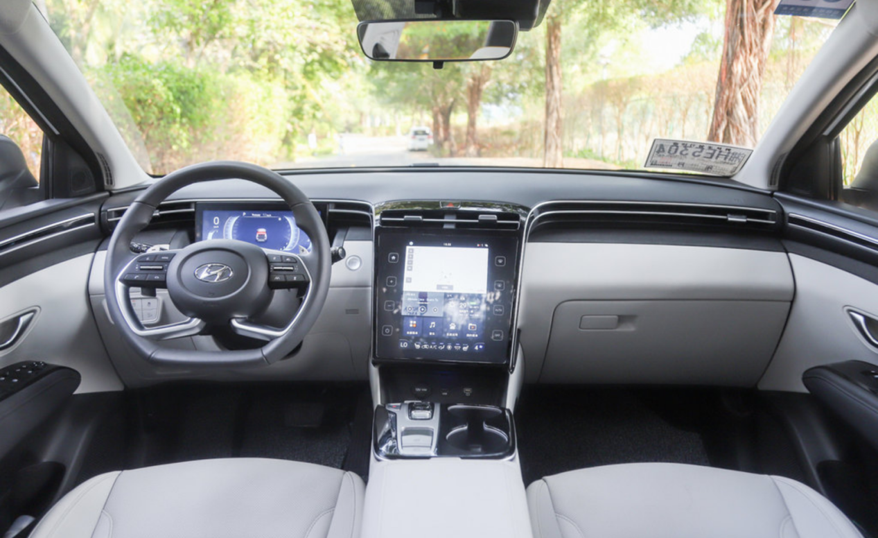 全新途胜l给合资suv之王本田crv来一个漂亮的阻击二师兄玩车