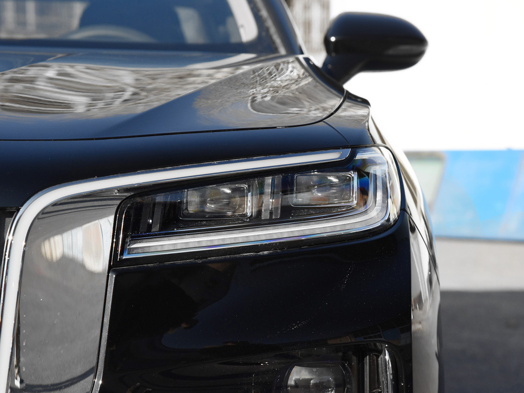 气场不输bba的红旗h9哪款更值得入手?