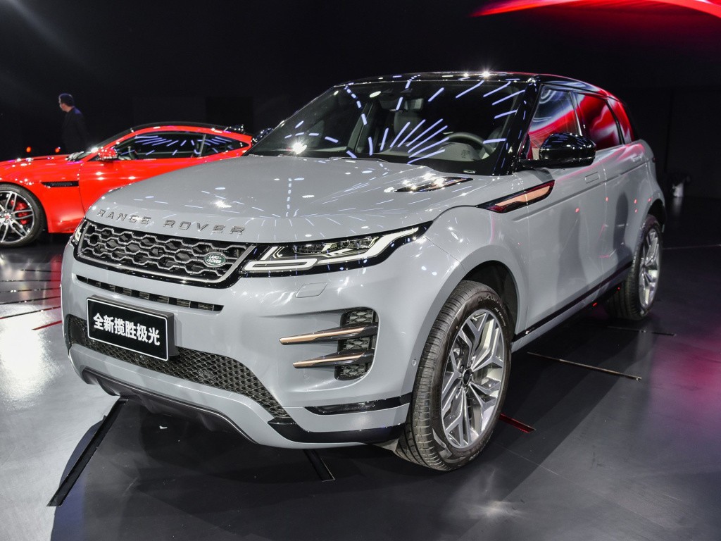 试路虎揽胜极光:极光l上市,买标轴的极光很划算|火星说车