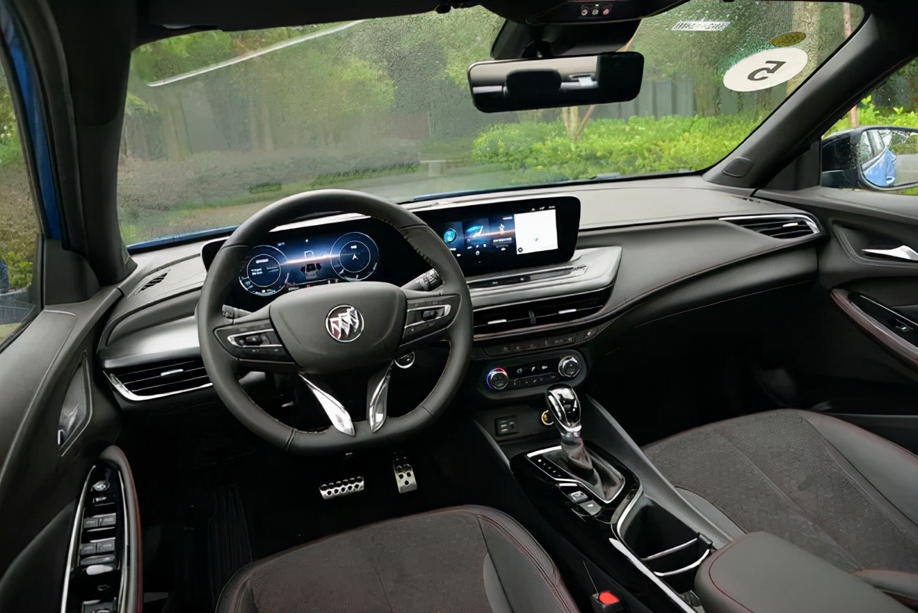 内饰方面,全新别克威朗pro和威朗pro gs均配备了双10.