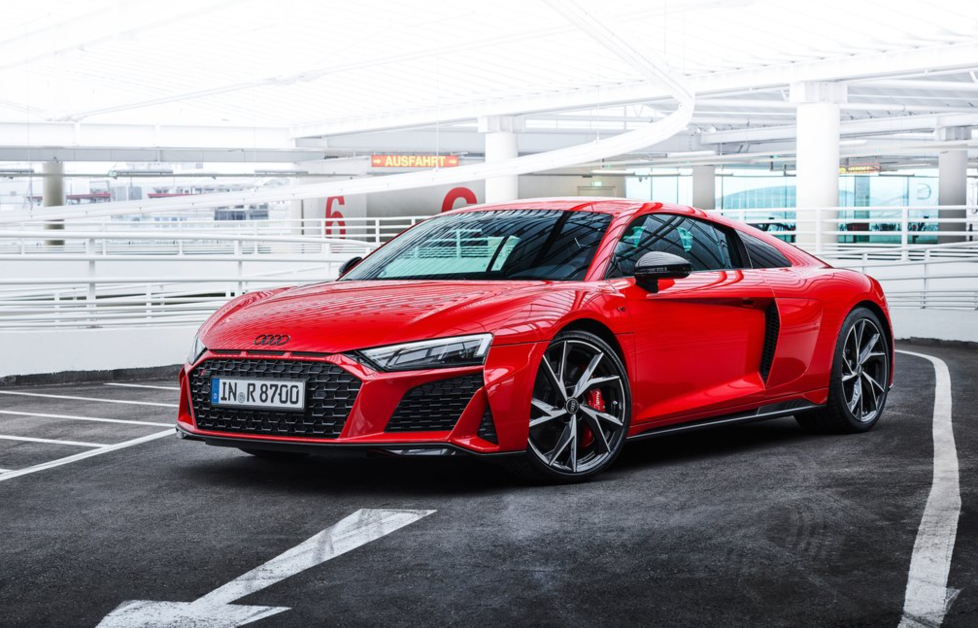 新款奥迪r8官图发布,v10发动机 零百加速3.