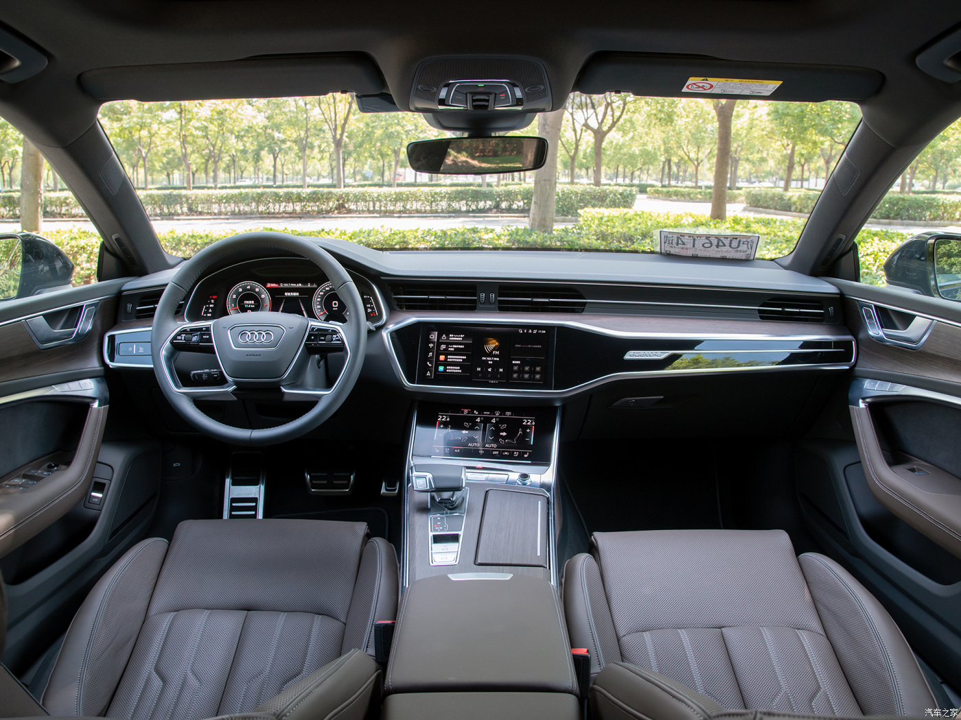 驾驶2022款奥迪a7l | 俞昆炫车-独家资讯-汽势科技