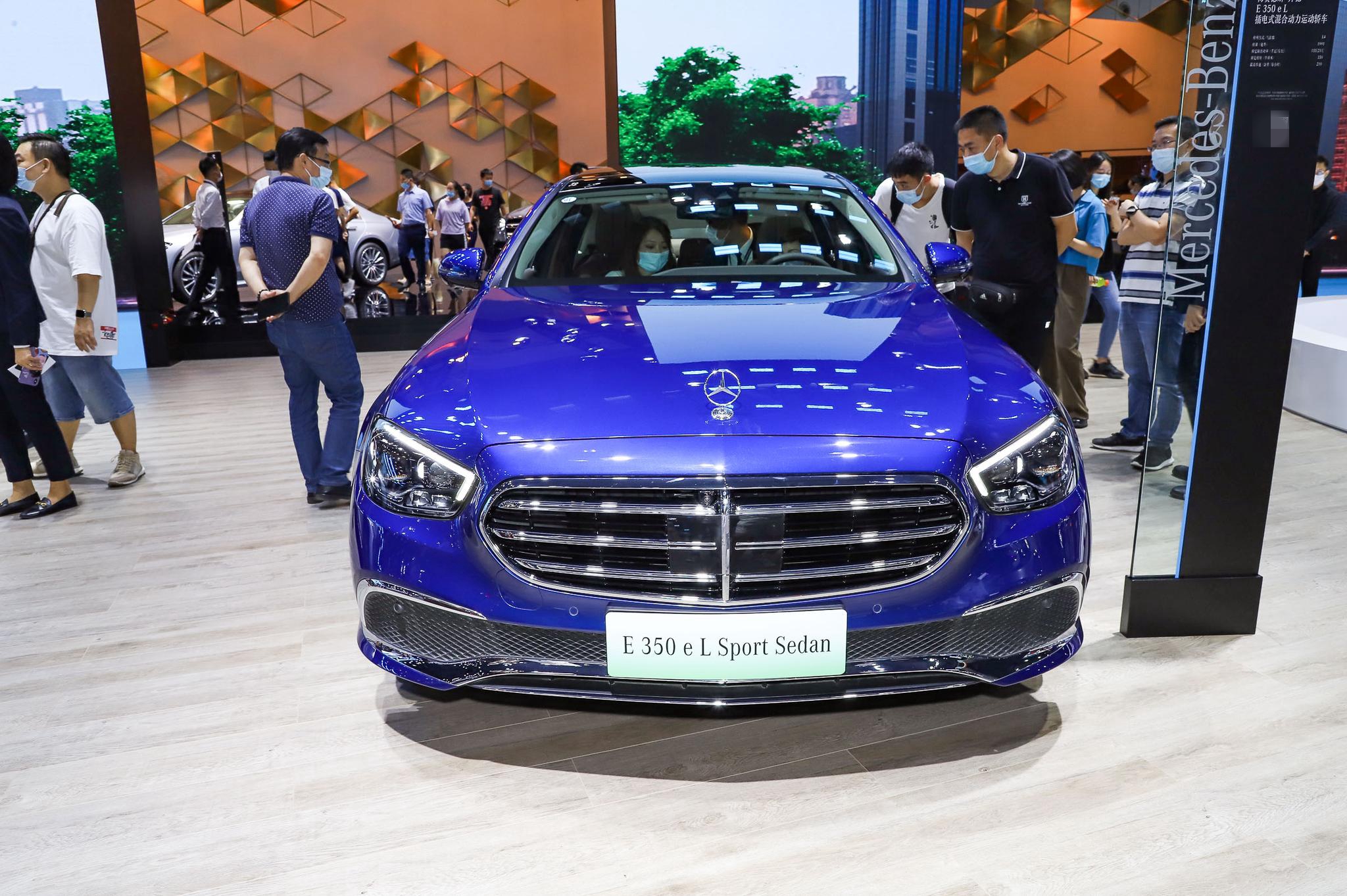 19万元 2022款奔驰e级插混版上市 可选配方向盘加热|小号撩车-独家