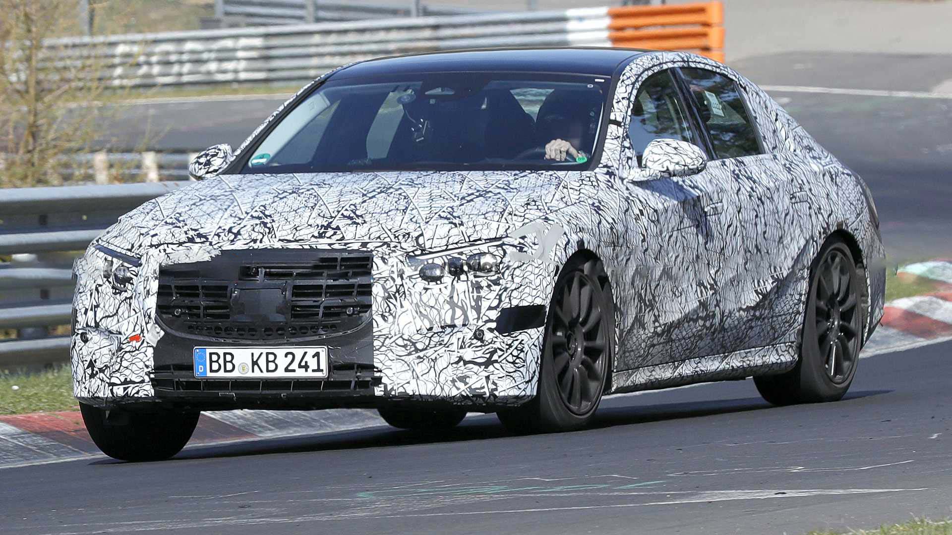 全新一代奔驰e级谍照曝光 与s级接近 预计2024年亮相|驾春秋-独家资讯