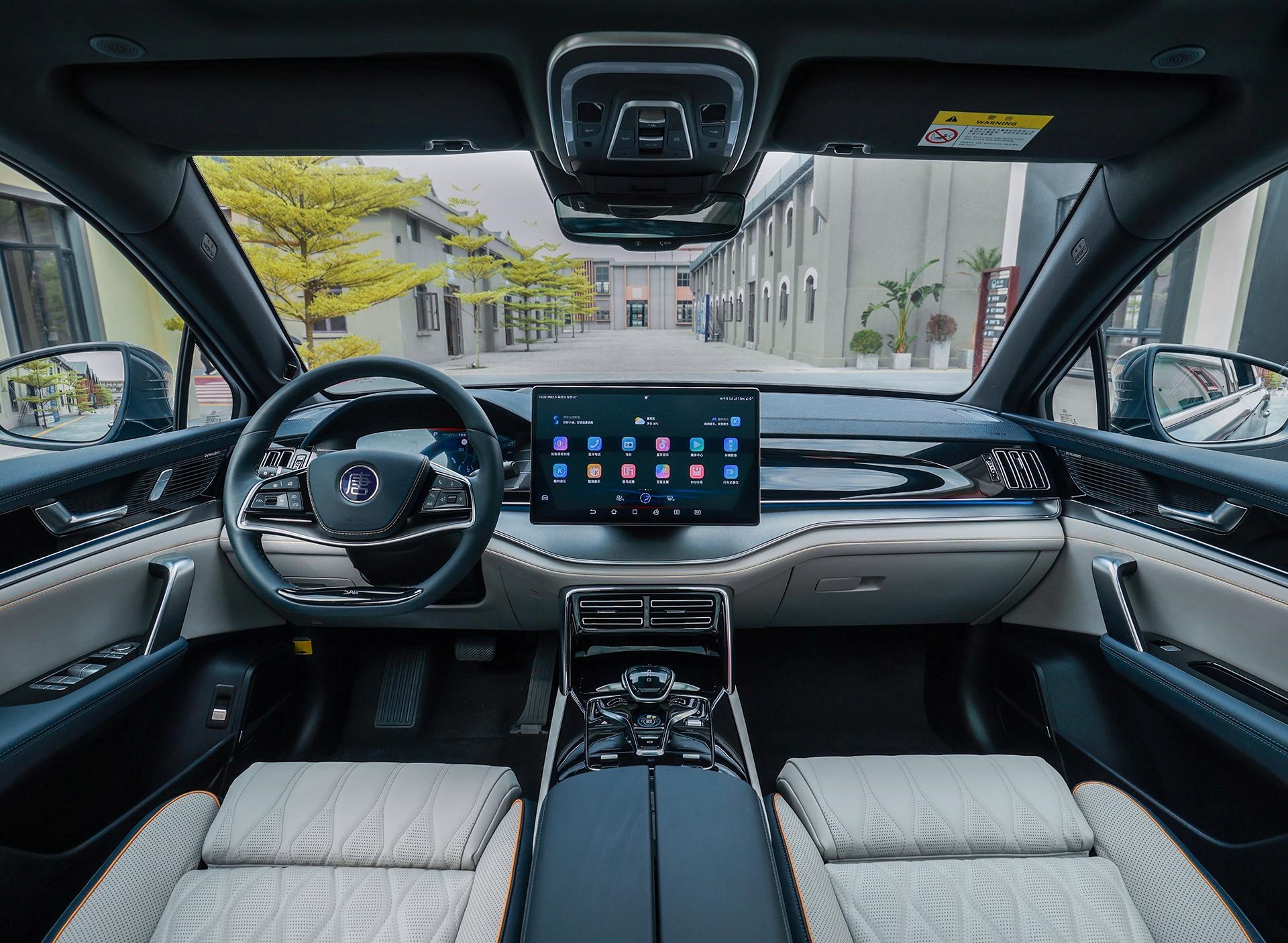 2828万元起2022款比亚迪唐ev开启预售外形升级可选装6座小号撩车