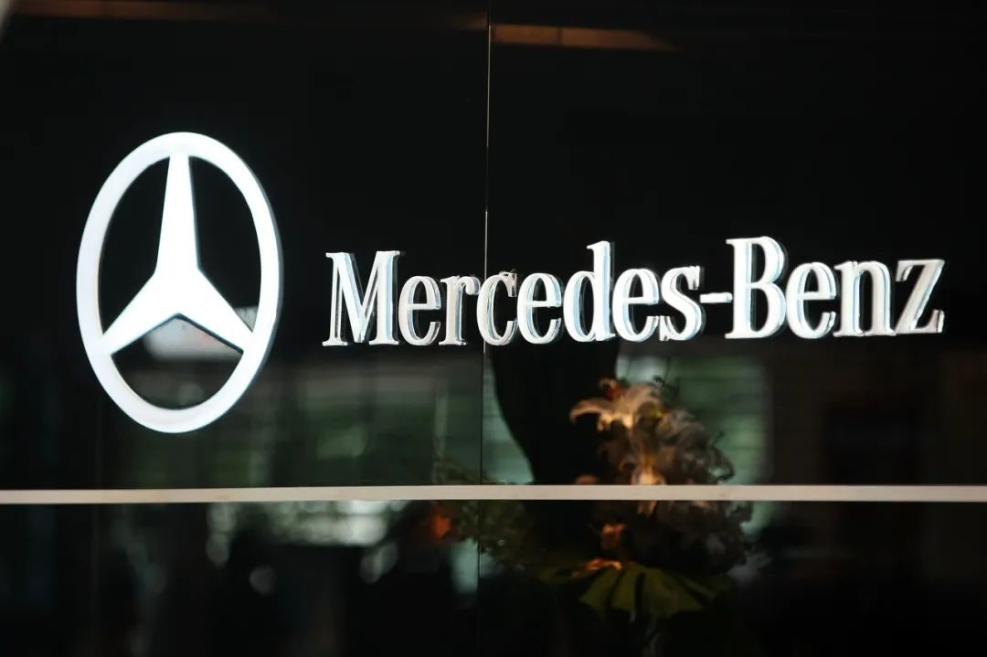 每一代都有自己的豪华但奔驰总是下一代豪华的定义者businesscars