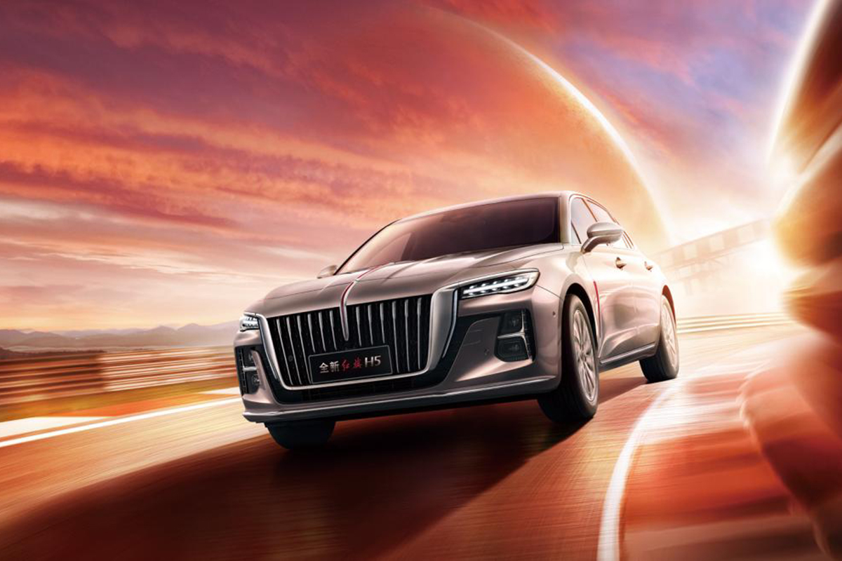 红旗h5三车百公里时速生死"连环撞" |汽势营销-独家资讯-汽势科技