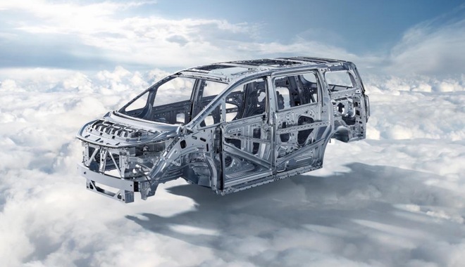 传祺m8遭"前后夹击"大型事故现场 碰撞测试测出车企良心|汽势之声