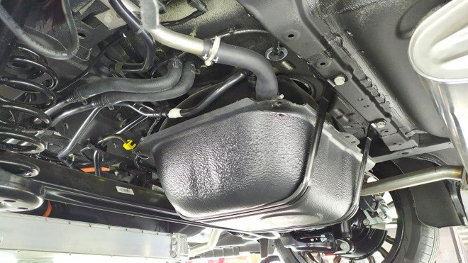 5月25日,长城与比亚迪汽车的"油箱门"事件跳出汽车圈频上热搜,并引发