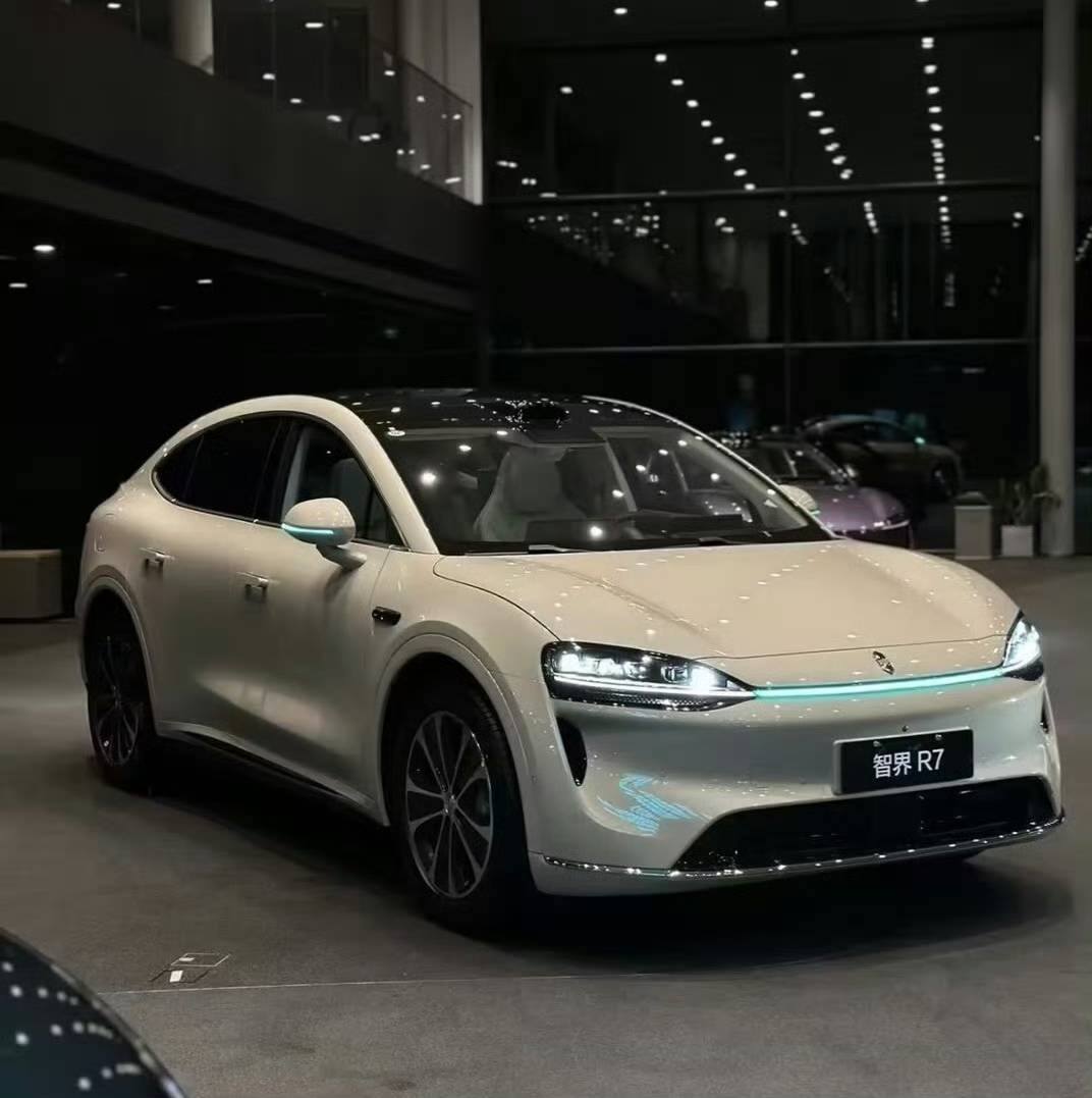 色彩背后的市场逻辑：汽车配色如何重塑颜值与选择 | 街拍酷车4